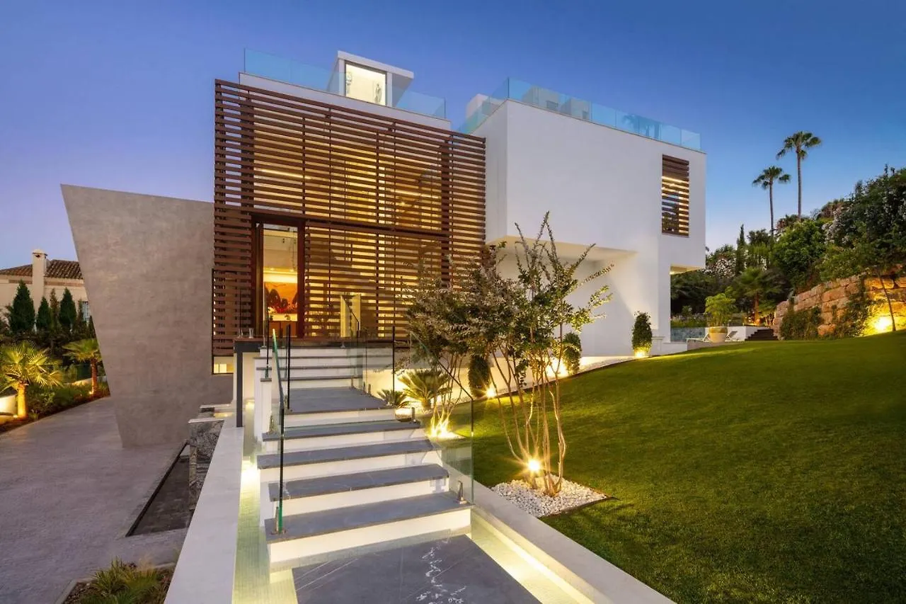 Apartment Newly Built 6 Bdrm Luxury Villa In Nueva Andalucia Marbella
