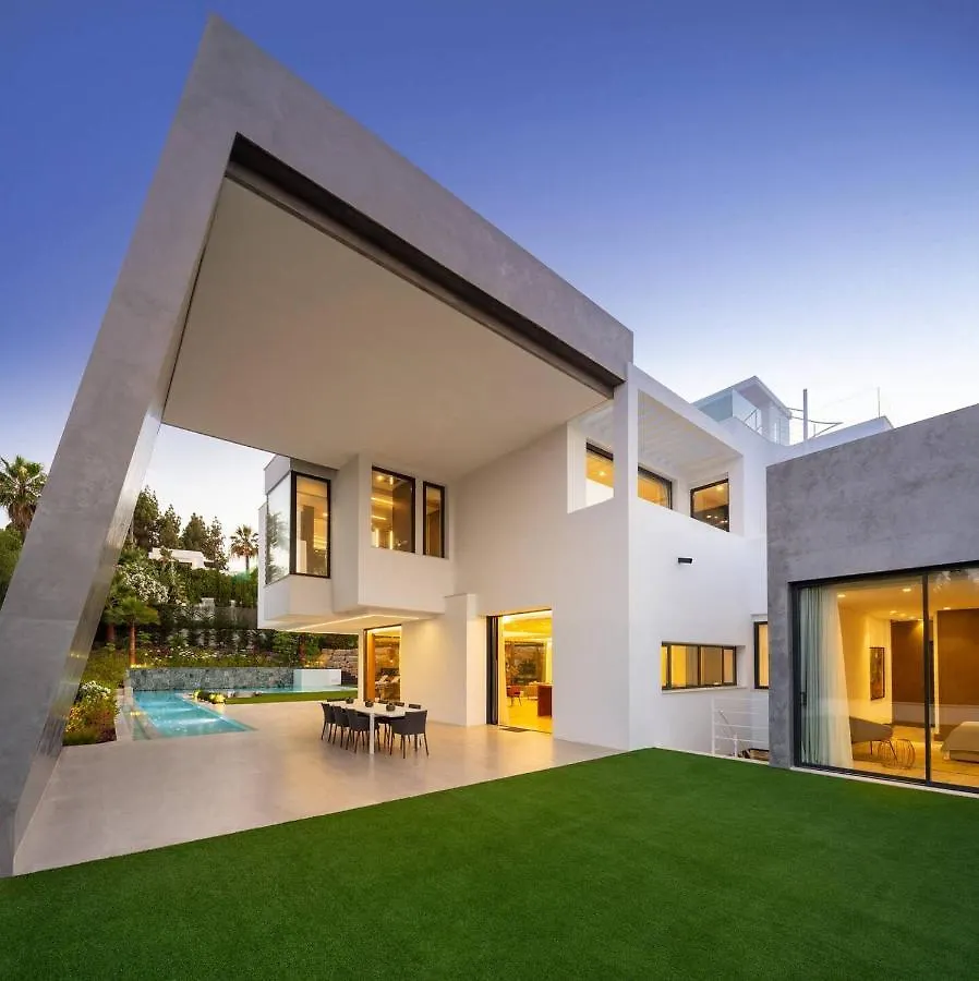 Newly Built 6 Bdrm Luxury Villa In Nueva Andalucia Marbella Spain