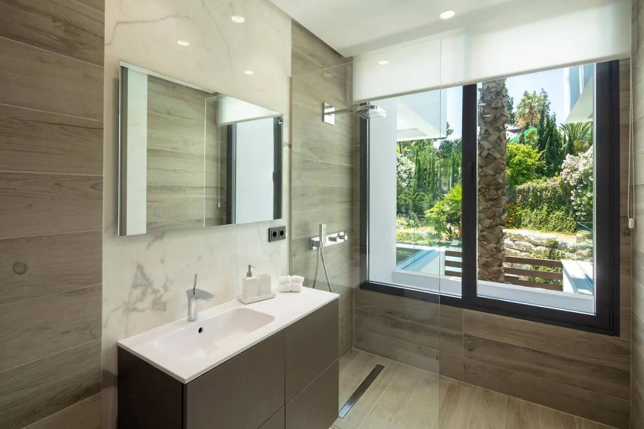 Newly Built 6 Bdrm Luxury Villa In Nueva Andalucia Marbella