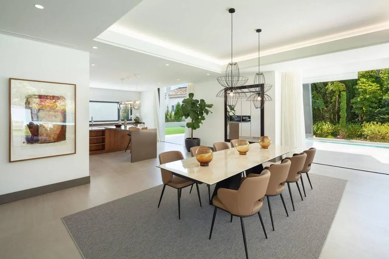 Apartment Newly Built 6 Bdrm Luxury Villa In Nueva Andalucia Marbella