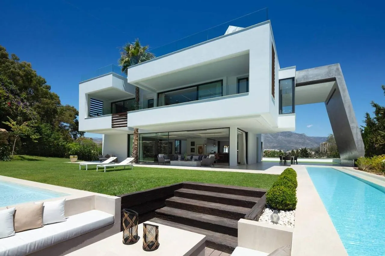Newly Built 6 Bdrm Luxury Villa In Nueva Andalucia Marbella Spain